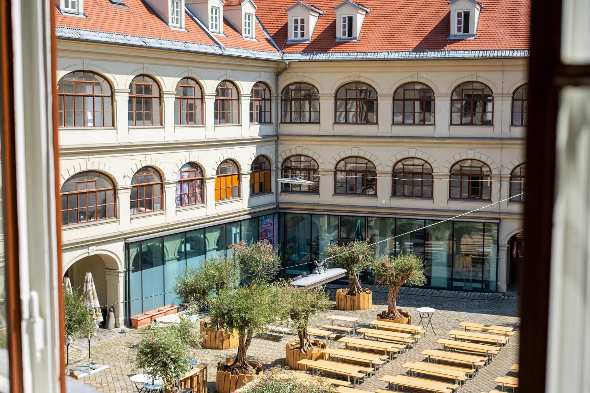 Boho Design Studio - Historic City Center With Free Parking & Aircon By Hero Homes 그라츠 외부 사진