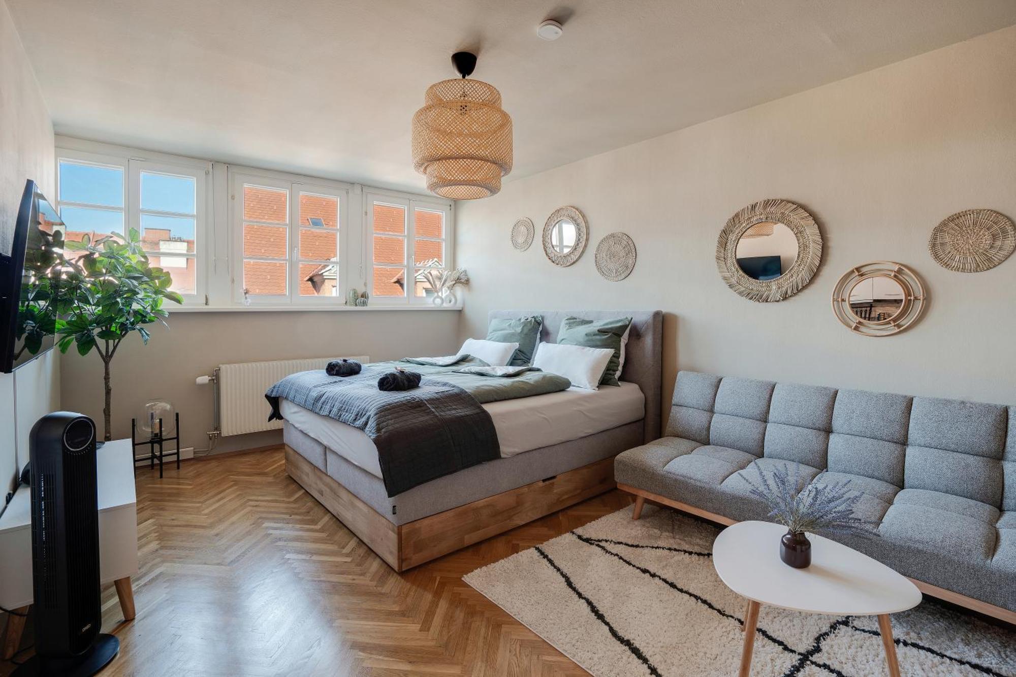 Boho Design Studio - Historic City Center With Free Parking & Aircon By Hero Homes 그라츠 외부 사진